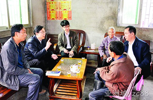 亚洲城yzc88工业领导深入梁化四民村落实精准扶贫